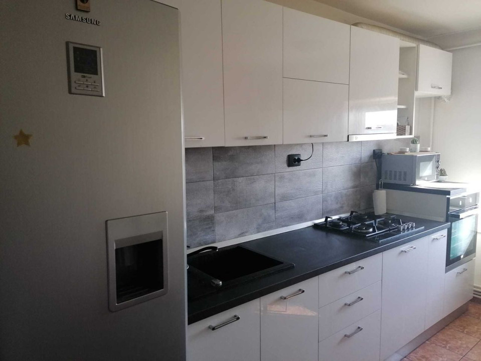 Apartament 3 Camere Decomandat / Zona CET 