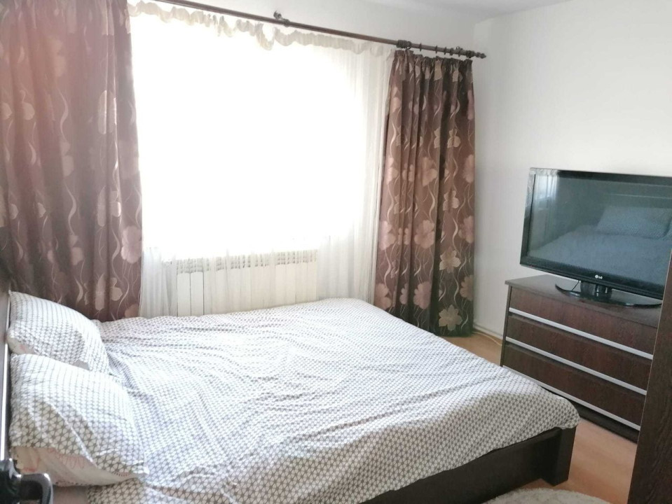 Apartament 3 Camere Decomandat / Zona CET 