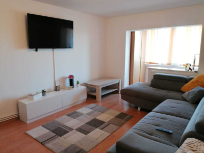 Apartament 3 Camere Decomandat / Zona CET 