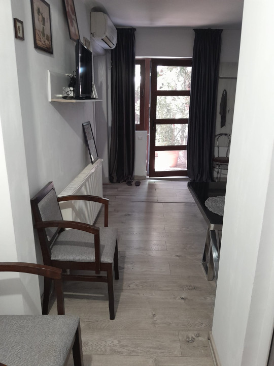 Casa 3 Camere + 2 Spatii Comerciale / Zona Aurel Vlaicu 