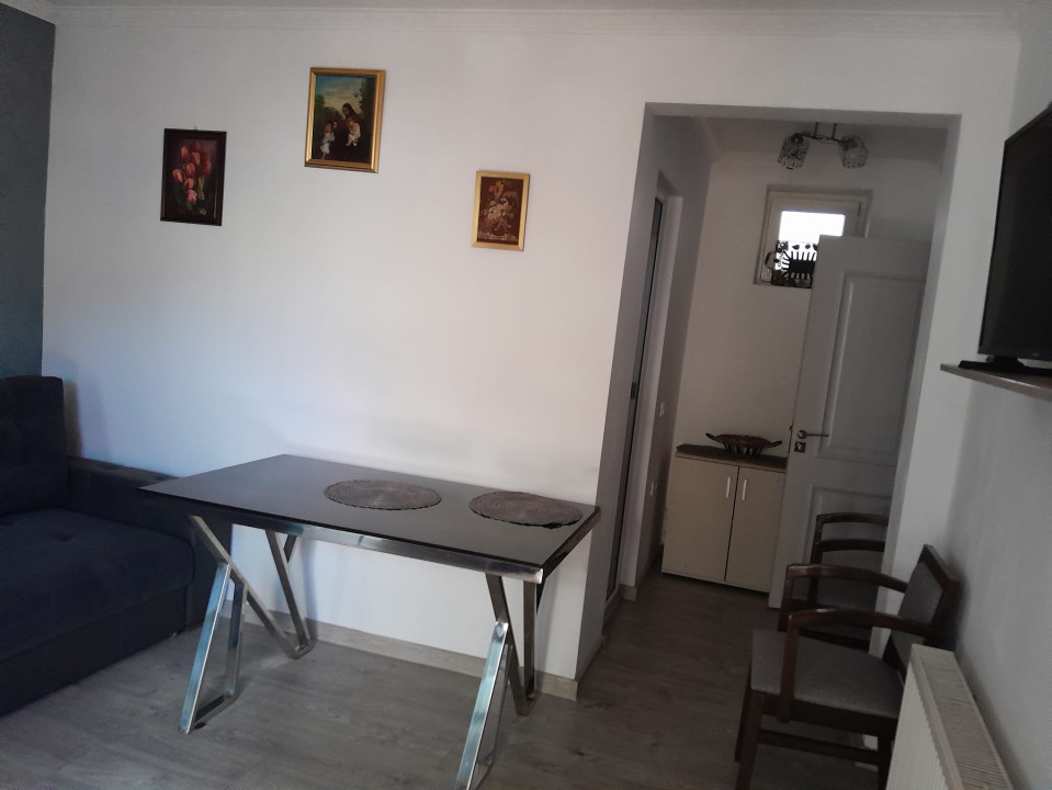 Casa 3 Camere + 2 Spatii Comerciale / Zona Aurel Vlaicu 