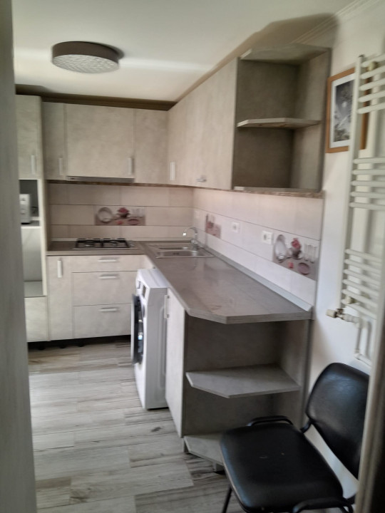 Casa 3 Camere + 2 Spatii Comerciale / Zona Aurel Vlaicu 