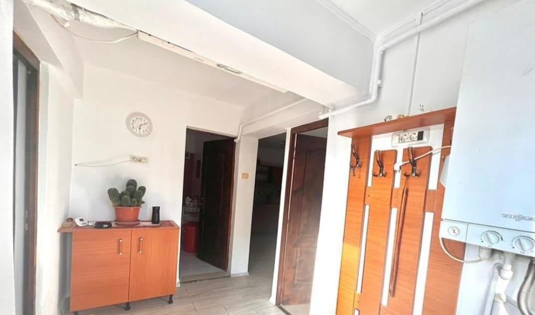 Vanzare Casa 4 Camere / Zona Bratianu