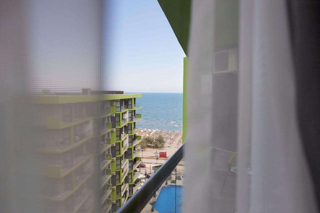 De inchiriat apartament 2 camere ALEZZI beach resort