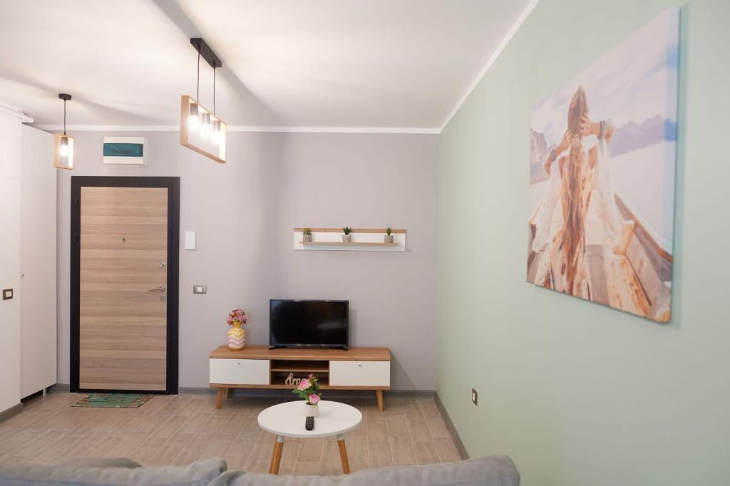 De inchiriat apartament 2 camere in ALEZZI beach