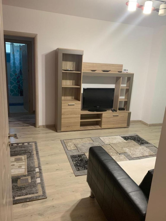 Apartament 2 camere zona Spitalul Judetean || Termen lung