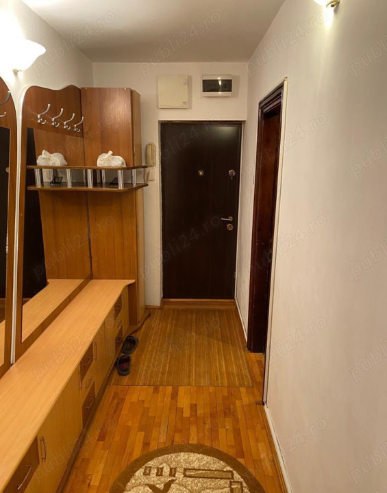 Apartament 3 camere zona Victoria || Loc de parcare || Termen lung