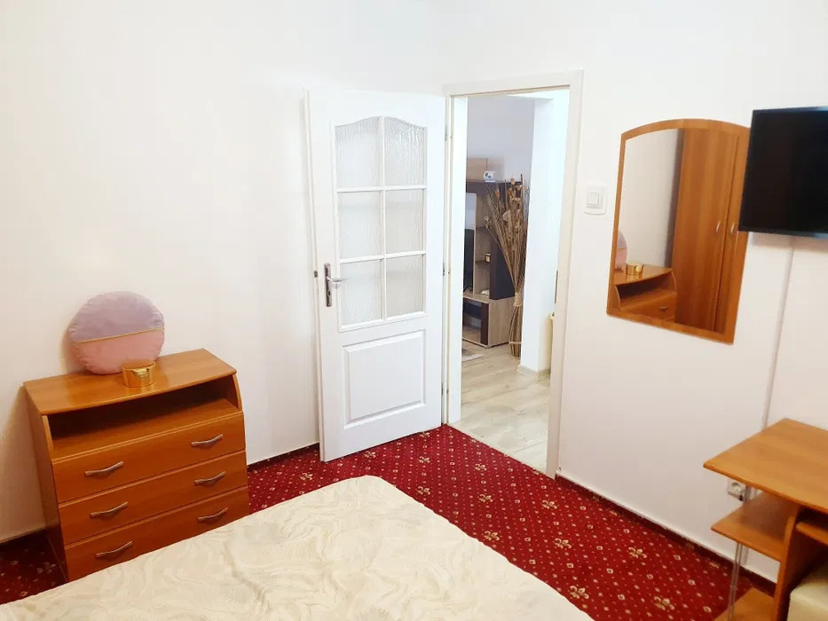 Apartament 2 camere zona Spitalul Judetean || Termen lung