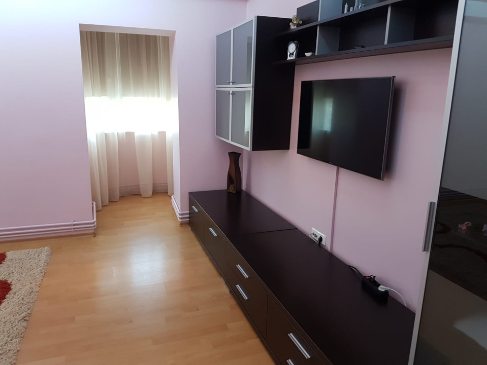 APARTAMENT 3 CAMERE | DECOMANDAT | ZONA STADION-VICTORIA | LOC DE PARCARE 