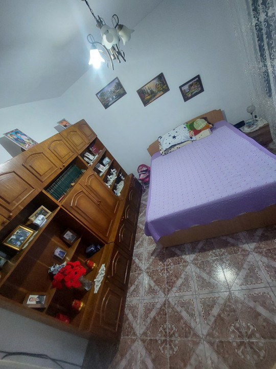 CASA 107 MP UTILI ZONA MEDEEA| 358  MP TEREN |