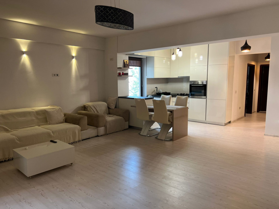 Constanta/Centru/Apartament 3 camere de inchiriat 