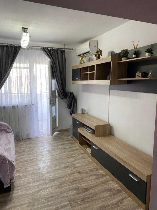 Apartament cu 3 camere decomandat Inel 1 