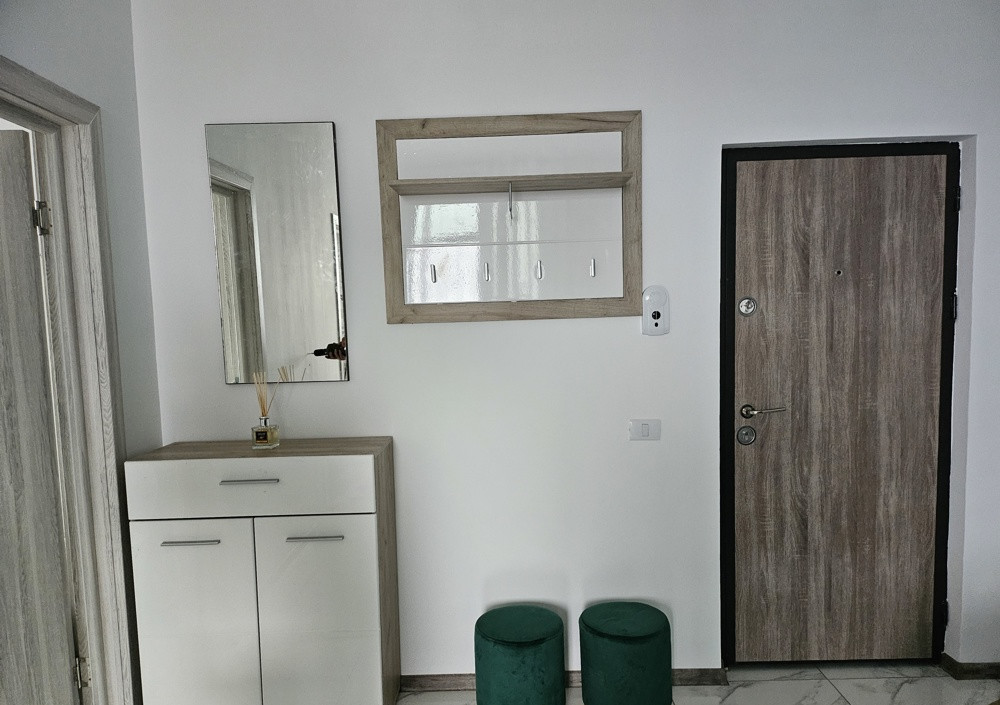 Apartament cu 2 camere lux zona Km 5