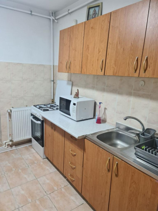 Apartament 2 camere decomandat Gara cu centrala proprie  