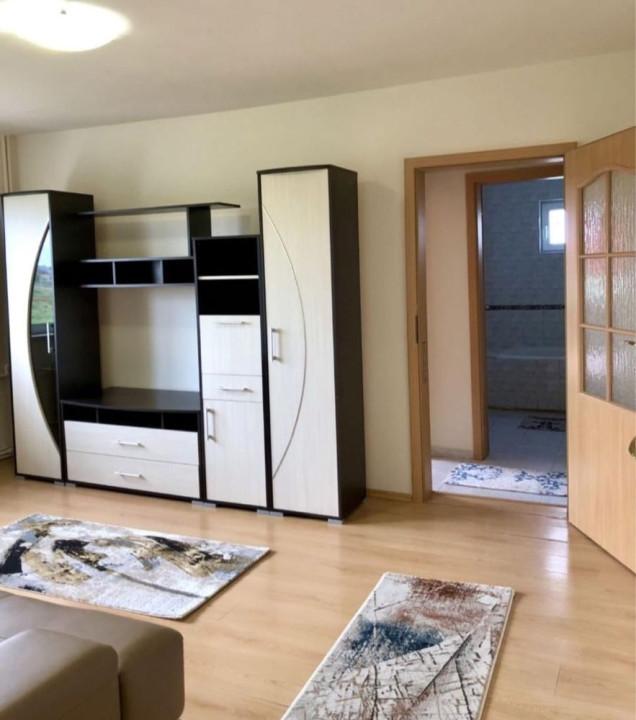 Apartament cu 2 camere decomandat Inel 1