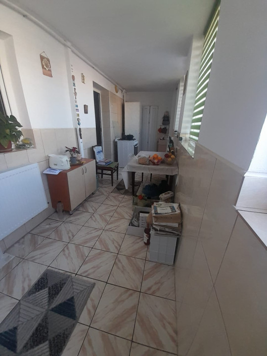 Constanta. Cet. Apartament 3 camere. Centrala proprie