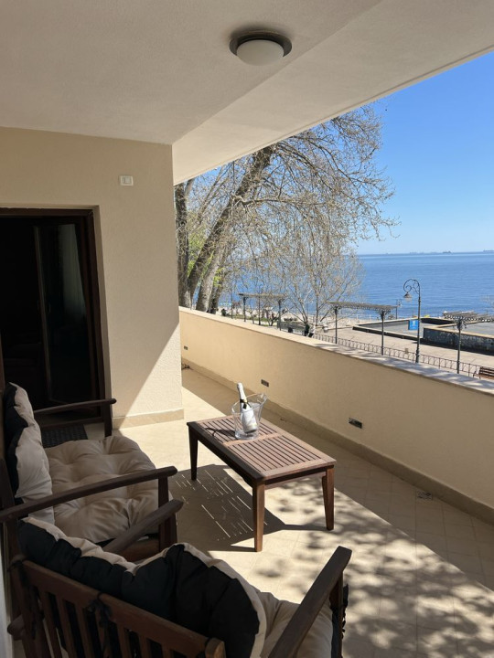 Apartament 2 camere cu vedere frontala la Cazino si la mare Termen lung