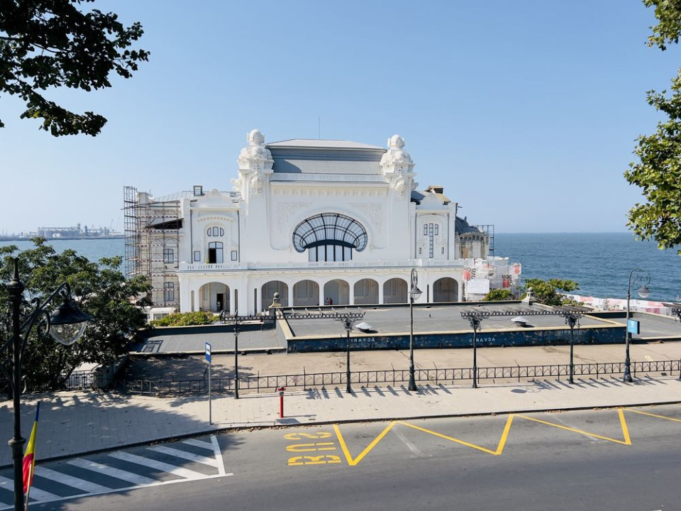 Apartament 2 camere cu vedere frontala la Cazino si la mare Termen lung