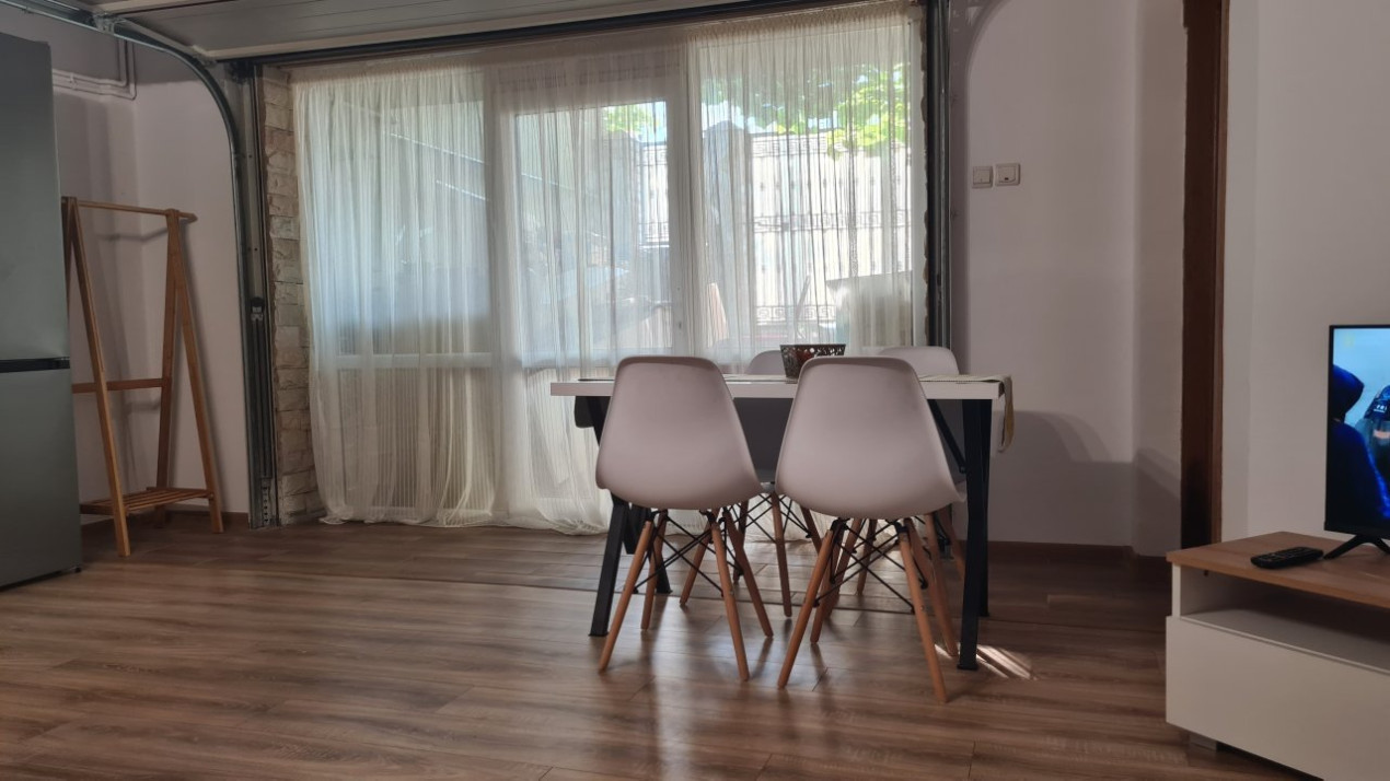 Apartament 4 camere zona Trocadero