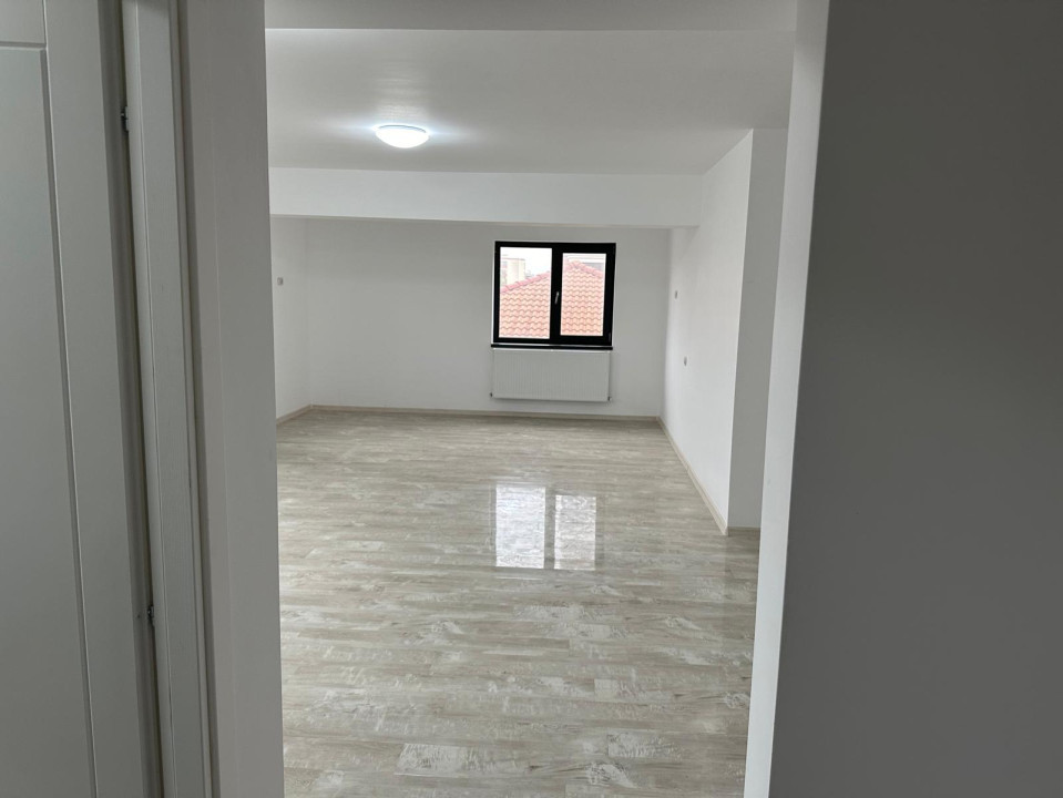 Apartament 3 Camere  || 105 mp || zona Tomis Plus || Loc de parcare inclus