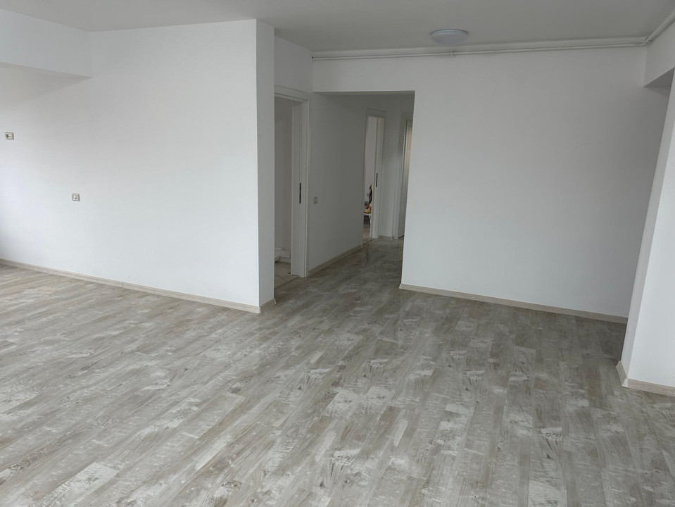 Apartament 3 Camere  || 105 mp || zona Tomis Plus || Loc de parcare inclus