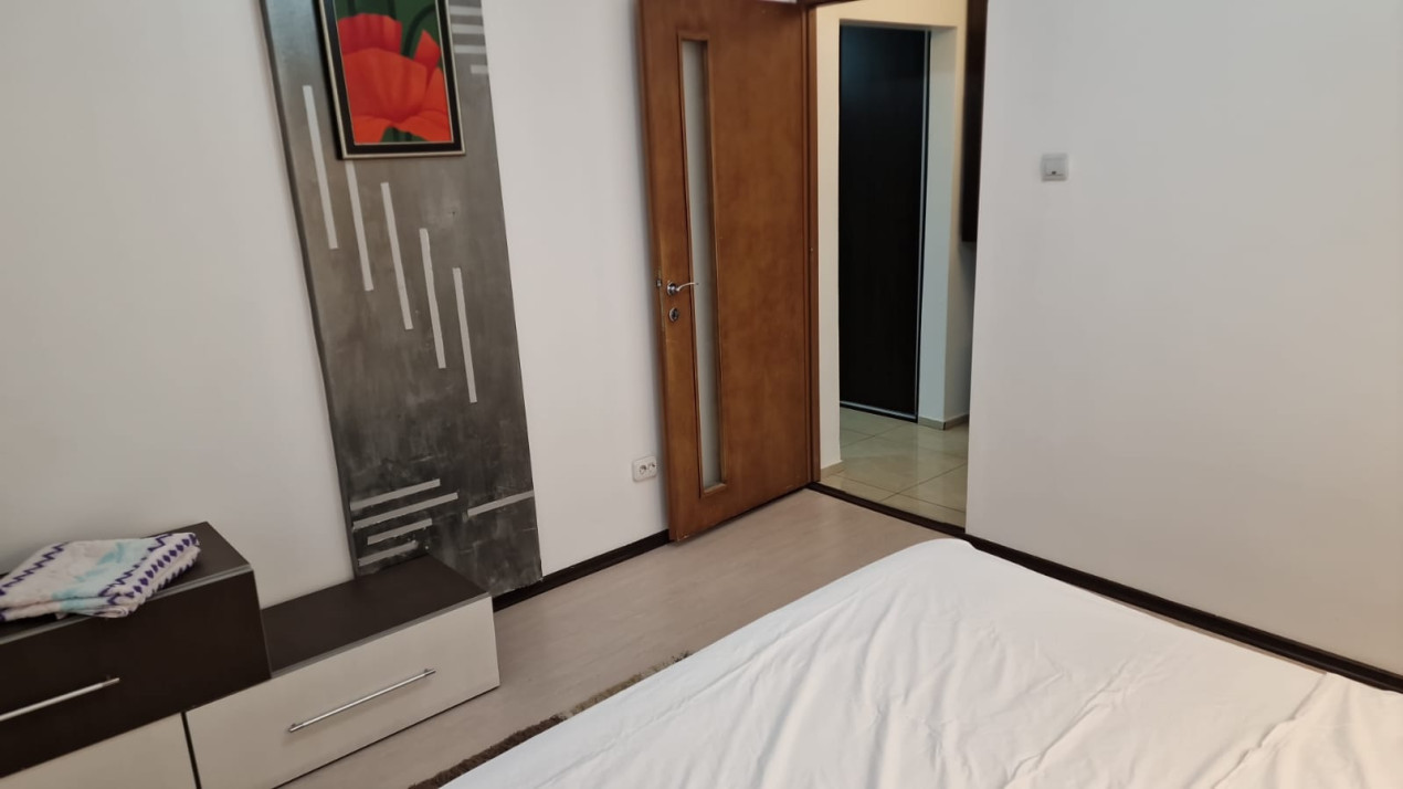 Apartament 3 camere zona Dacia Termen lung