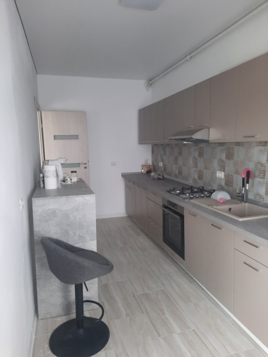 Apartament 2 camere, decomandat la alb sau la gata