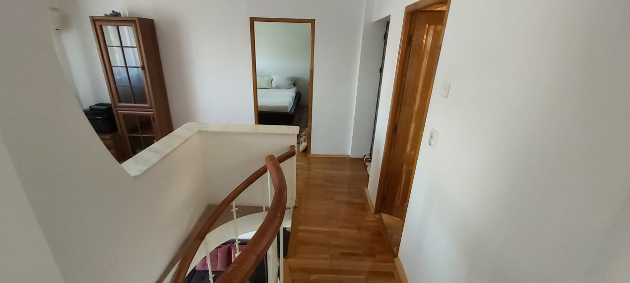 De vanzare Apartament Tip Duplex zona Delfinariu